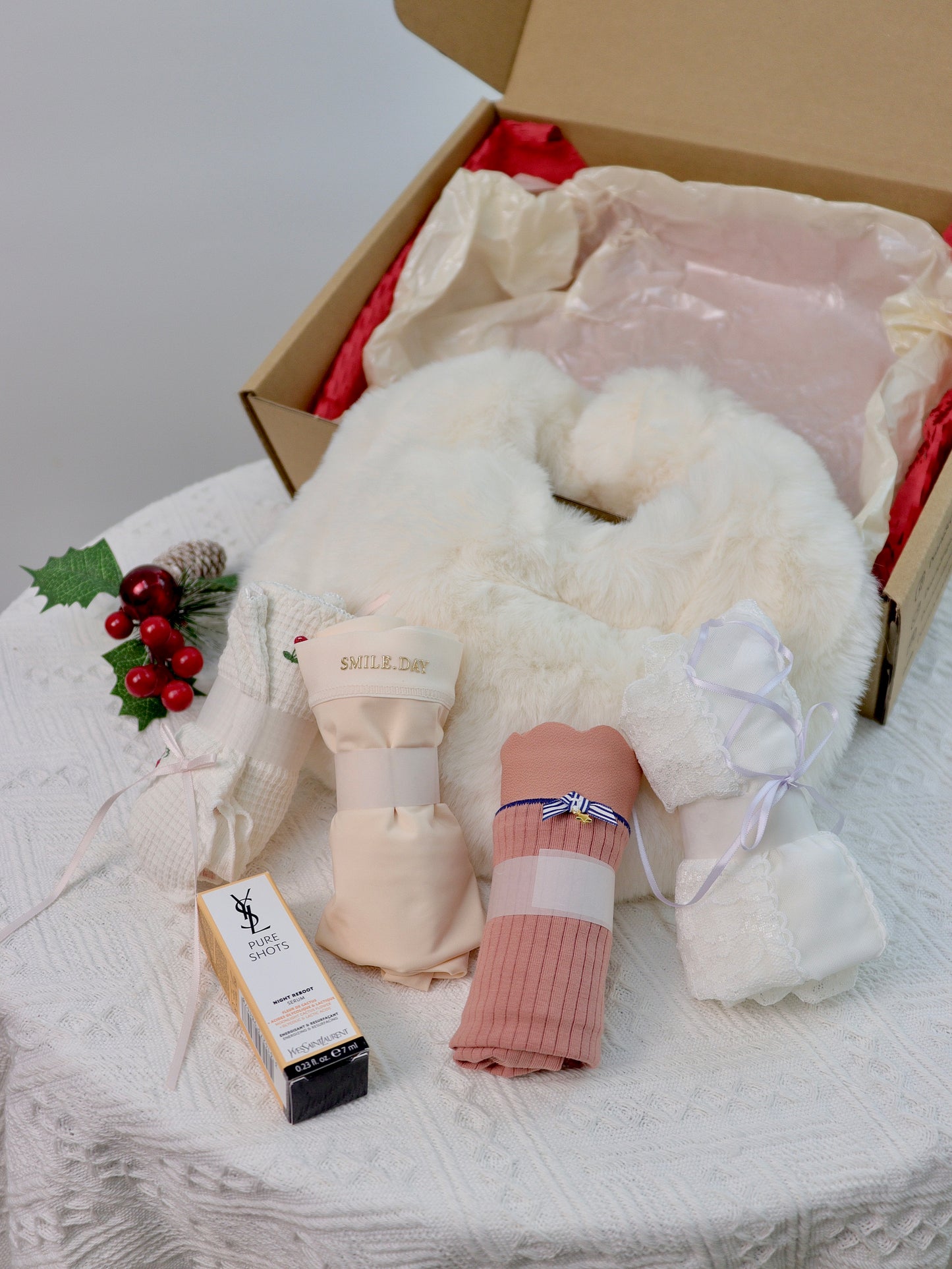 【Panties】Christmas Panty Set (come with fur bag and 4 panties)