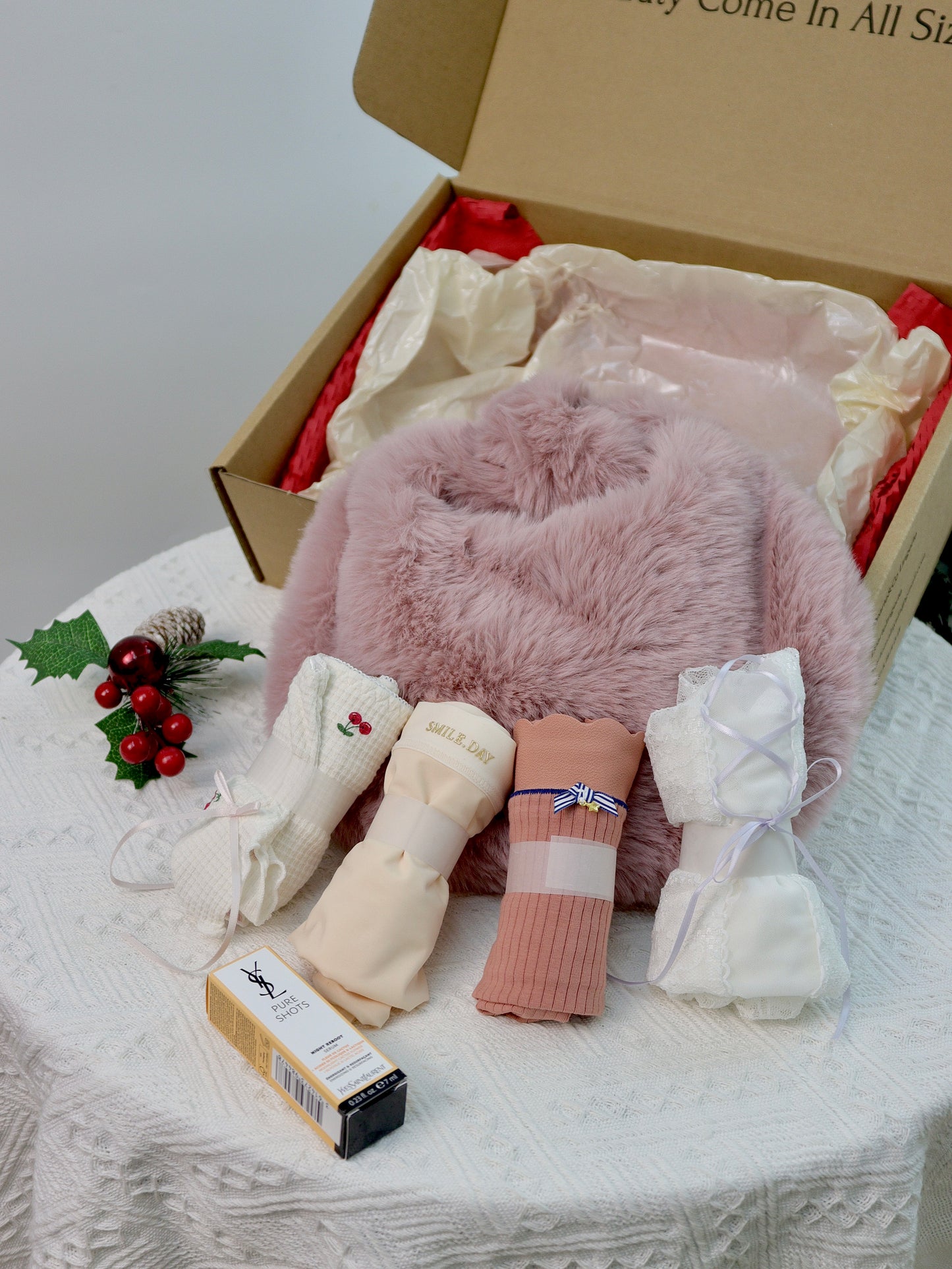 【Panties】Christmas Panty Set (come with fur bag and 4 panties)